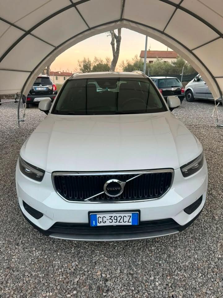 Volvo XC40 T2 Geartronic Momentum Core