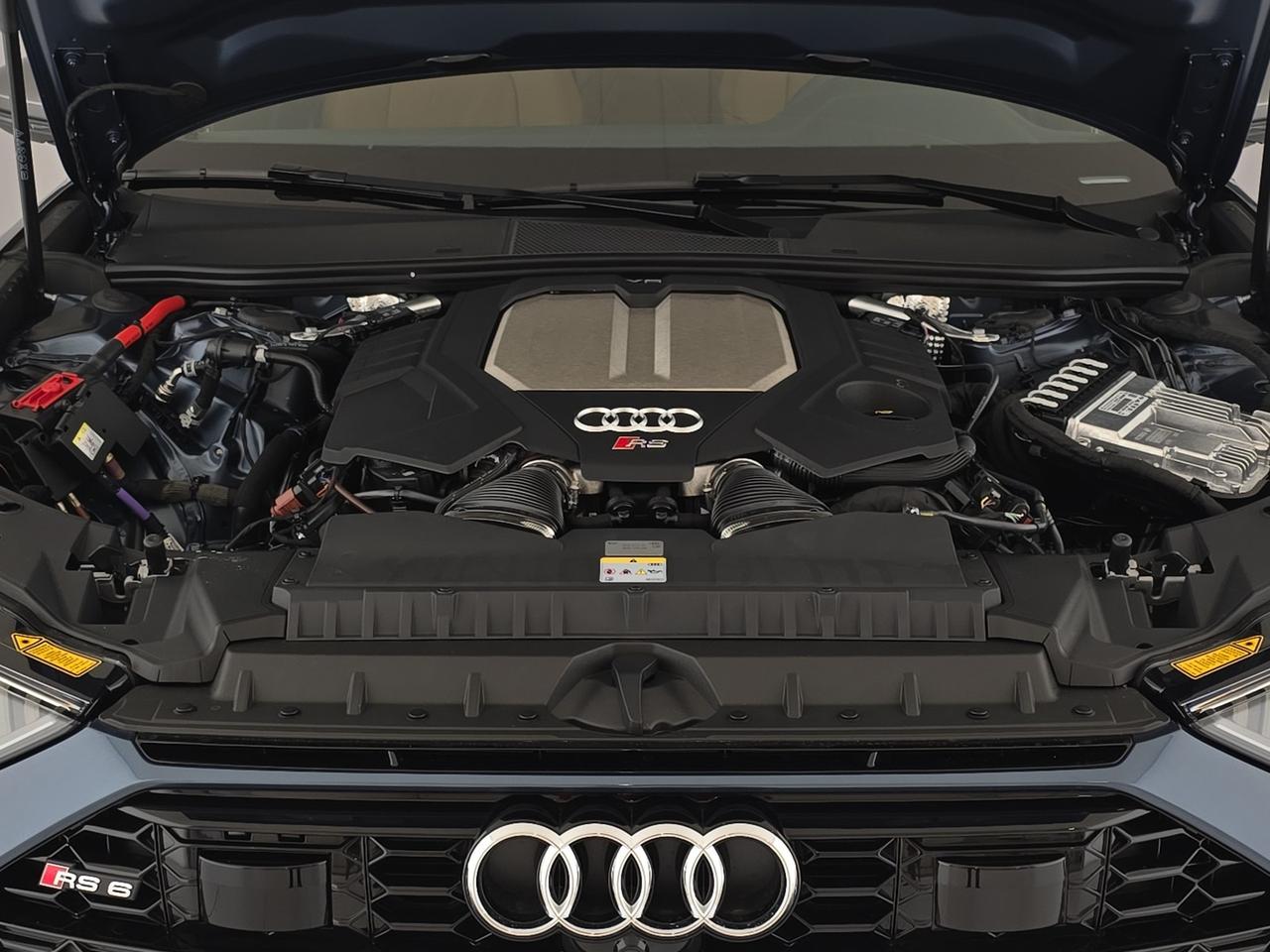 Audi RS6 avant 4.0 mhev performance quattro tiptronic
