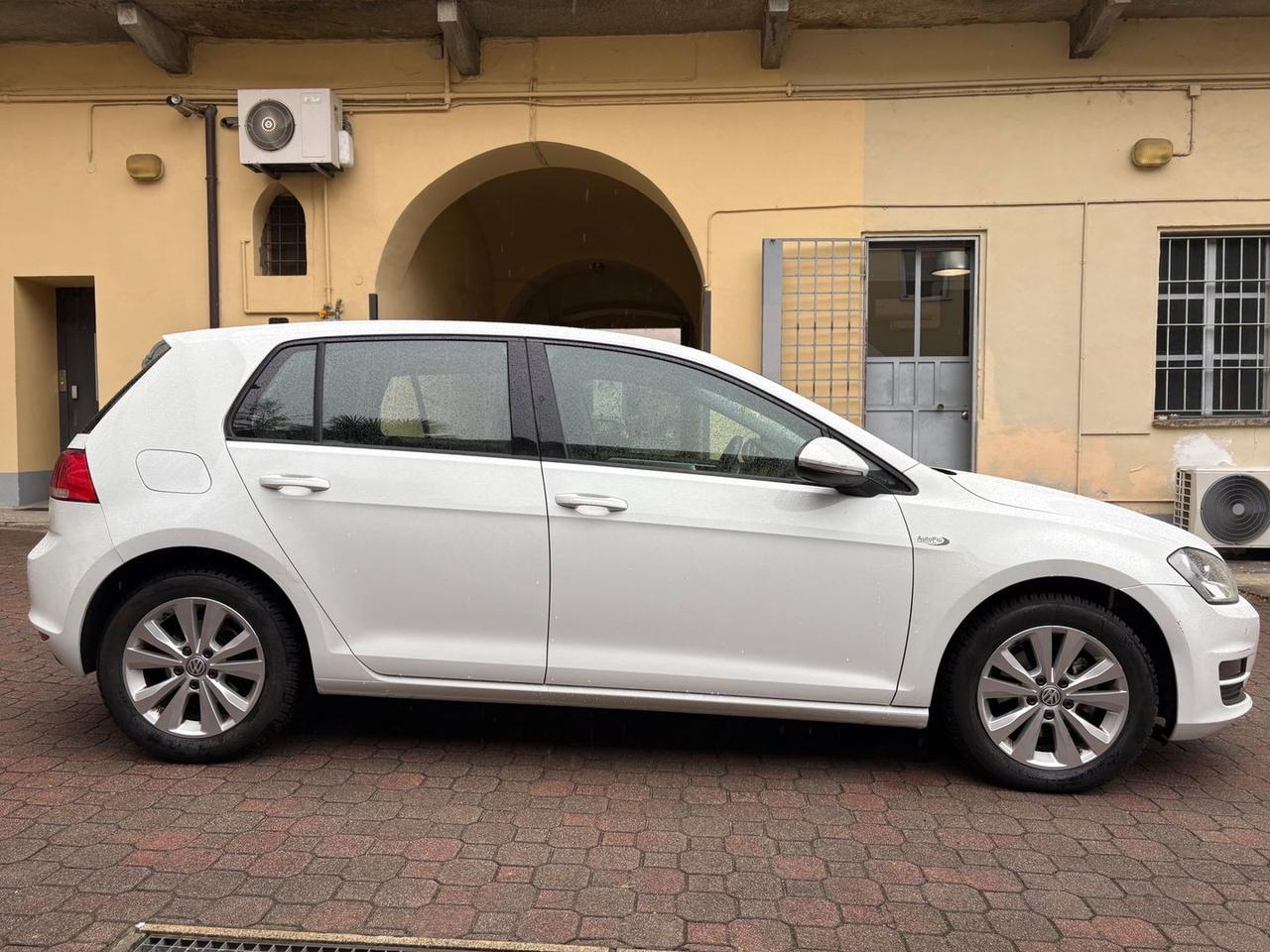 Volkswagen Golf 1.6 TDI Bluemotion #7595