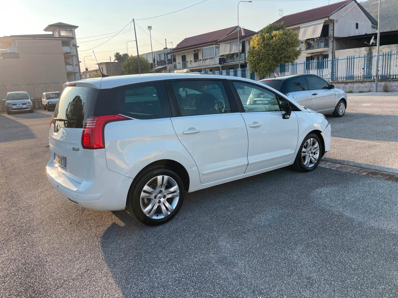 Peugeot 5008 2.0 HDi 163CV aut. Allure