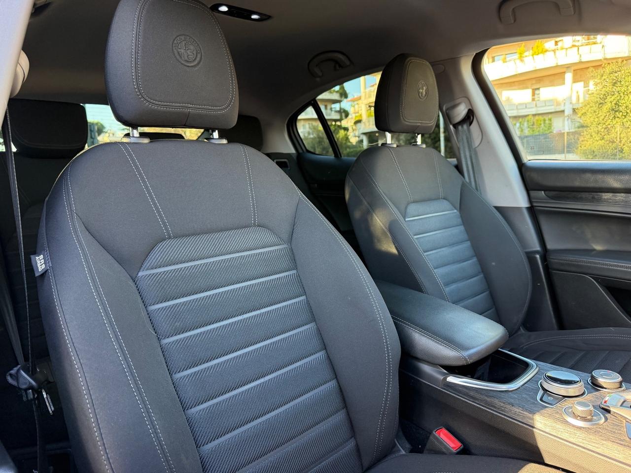 Alfa Romeo Stelvio 2.2 Turbodiesel 160 CV AT8 RWD Business