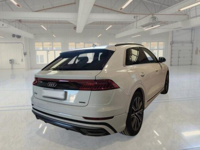 AUDI Q8 45 TDI quattro tiptronic Sport