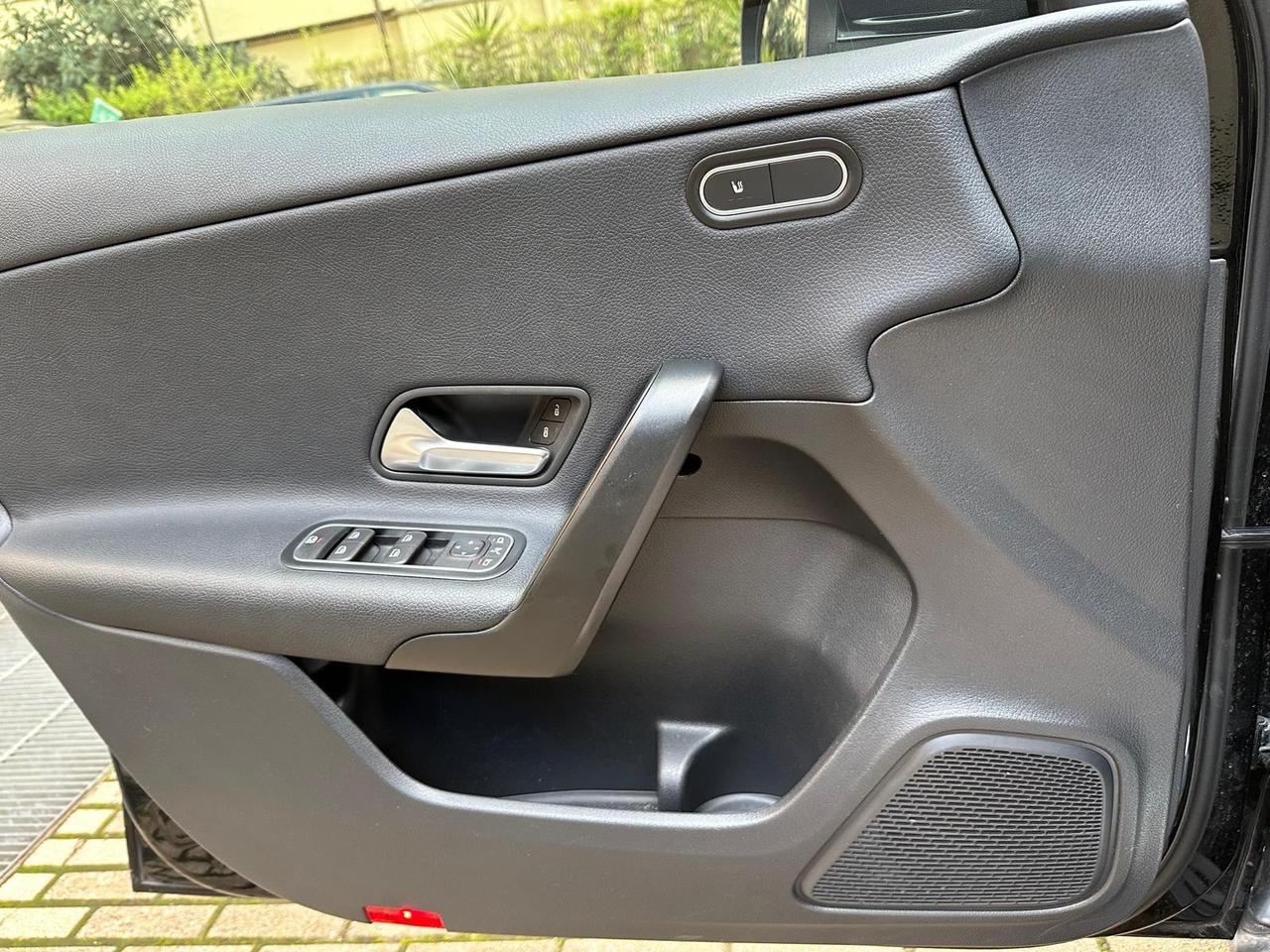 Mercedes-benz A 180 d Automatic Sport led restyling *promo*