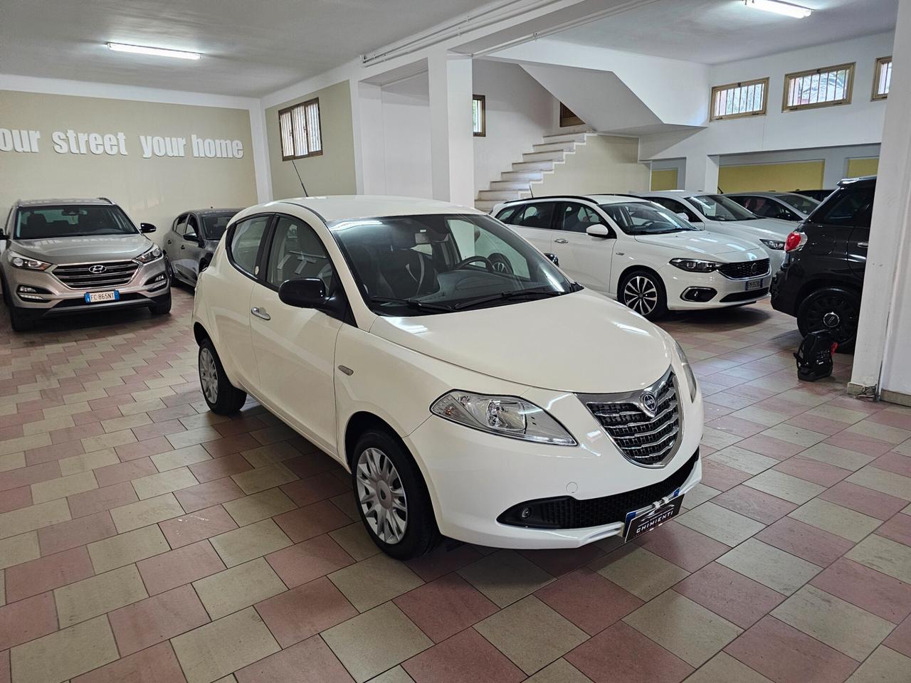 Lancia Ypsilon 0.9 TwinAir 85 CV 5 porte Metano Ecochic Gold