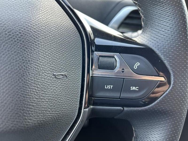 Peugeot 3008 PureTech Turbo 130 GT 18.500 KM!!