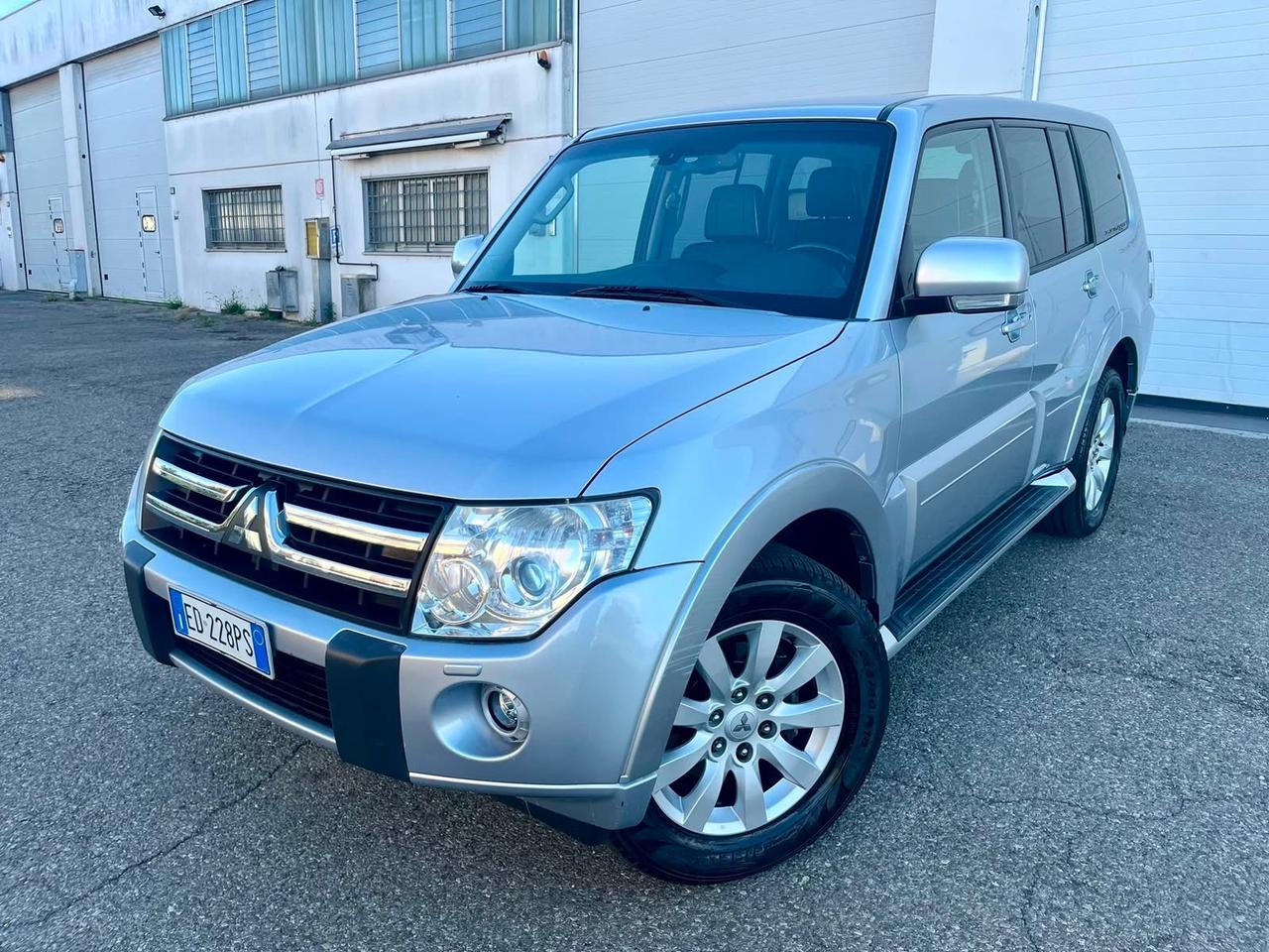 Mitsubishi Pajero 3.2 DI-D aut. Instyle 119.000km 2010 perfetta