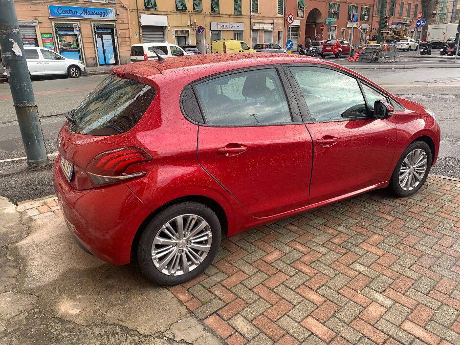 Peugeot 208 BlueHDi 75 5 porte Allure