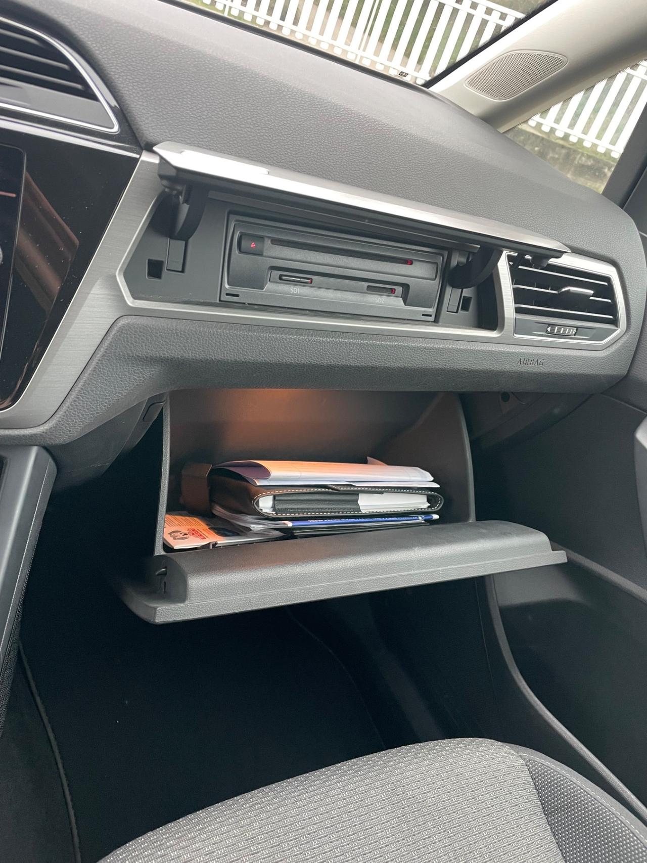 Volkswagen Touran 1.6 TDI 115 CV SCR DSG Executive BlueMotion Tech.