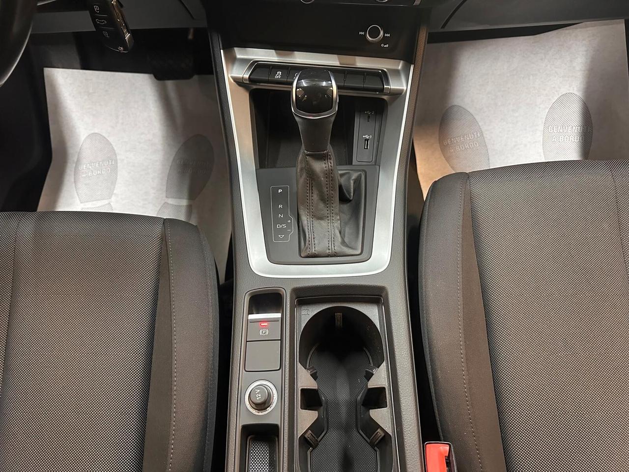Audi Q3 35 2.0 tdi Business Advanced s-tronic IVA ESPOSTA
