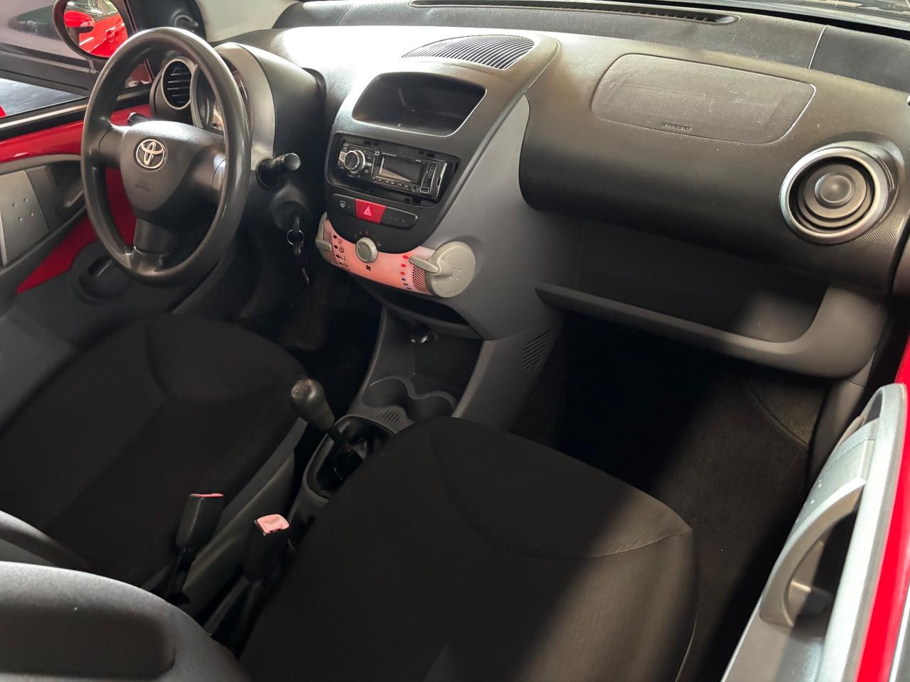 Toyota Aygo 1.0 BENZINA VVT-i OK NEOPATENTATI