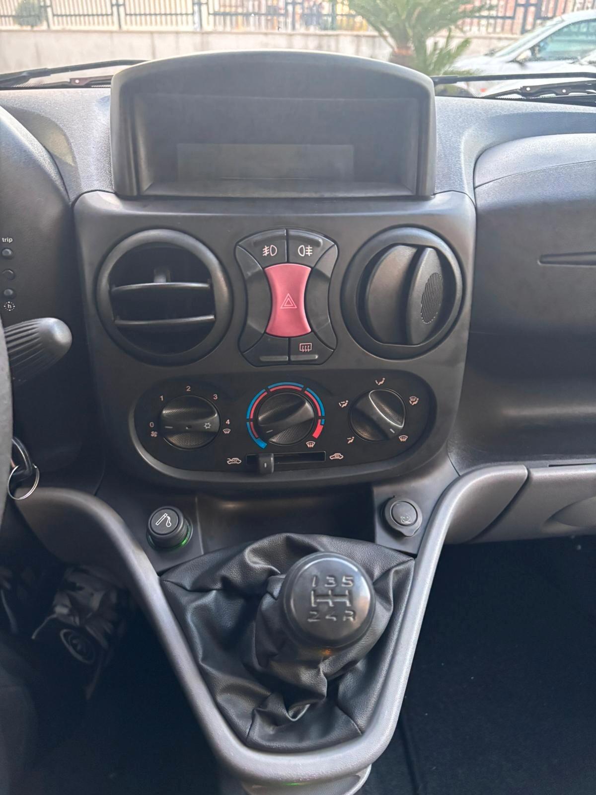 Fiat Doblo Doblò 1.6 16V Natural Power Active CON RINNOVO REVISIONE METANO ALL'ACQUISTO
