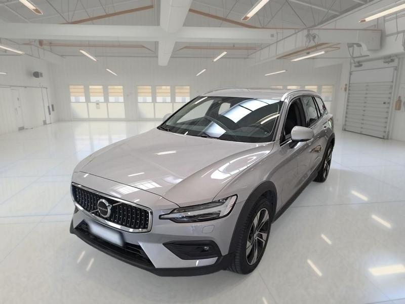 VOLVO V60 CROSS COUNTRY B4 D AWD AUTOM. CORE STATION WAGON