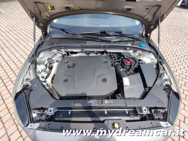 VOLVO V60 B4 (d) Geartronic Momentum Business