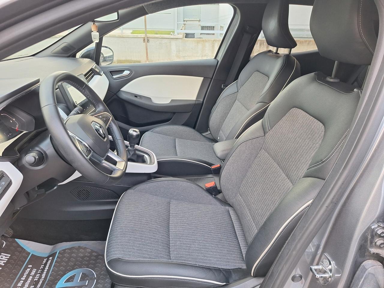 Renault Clio TECHNO 1.0 TCe 90cv Nav+Retrocam - 2023