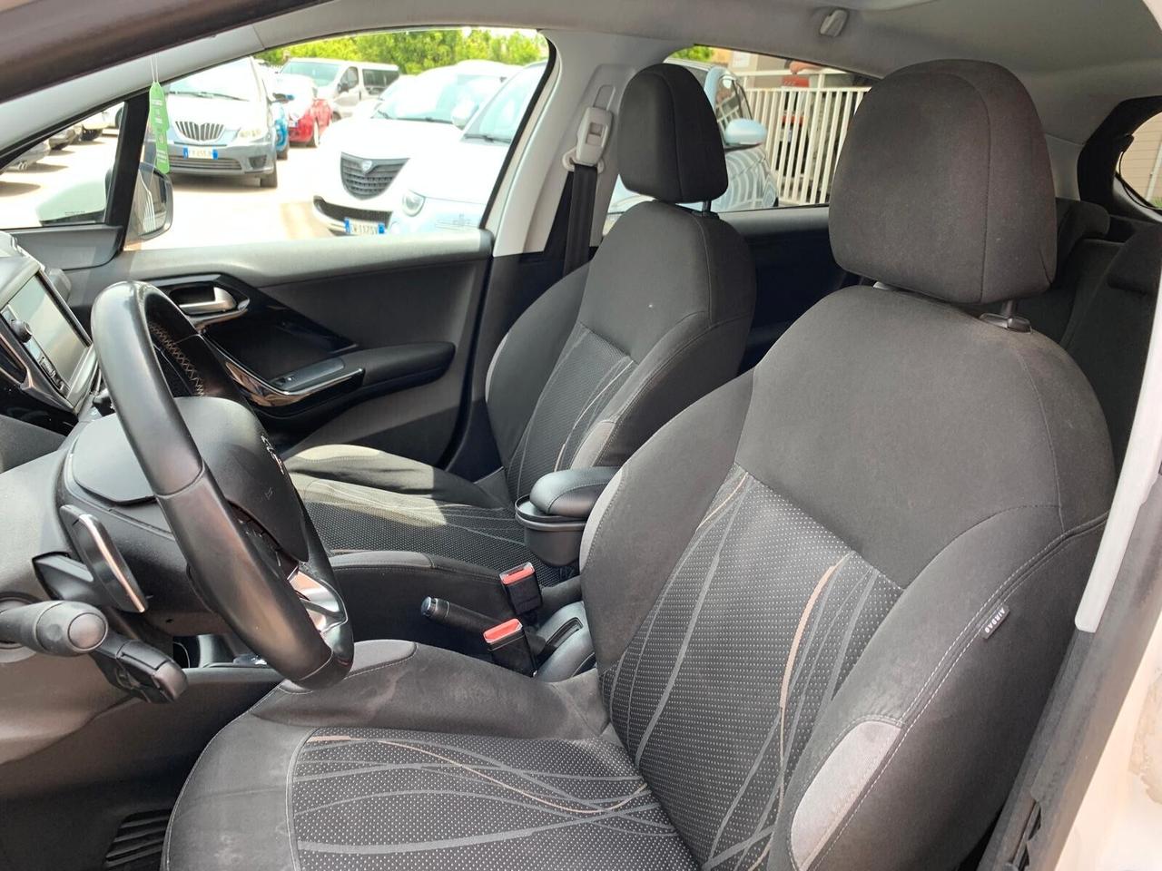 Peugeot 208 1.4 e-HDi 68 CV S&S robotizzato 5 porte Active