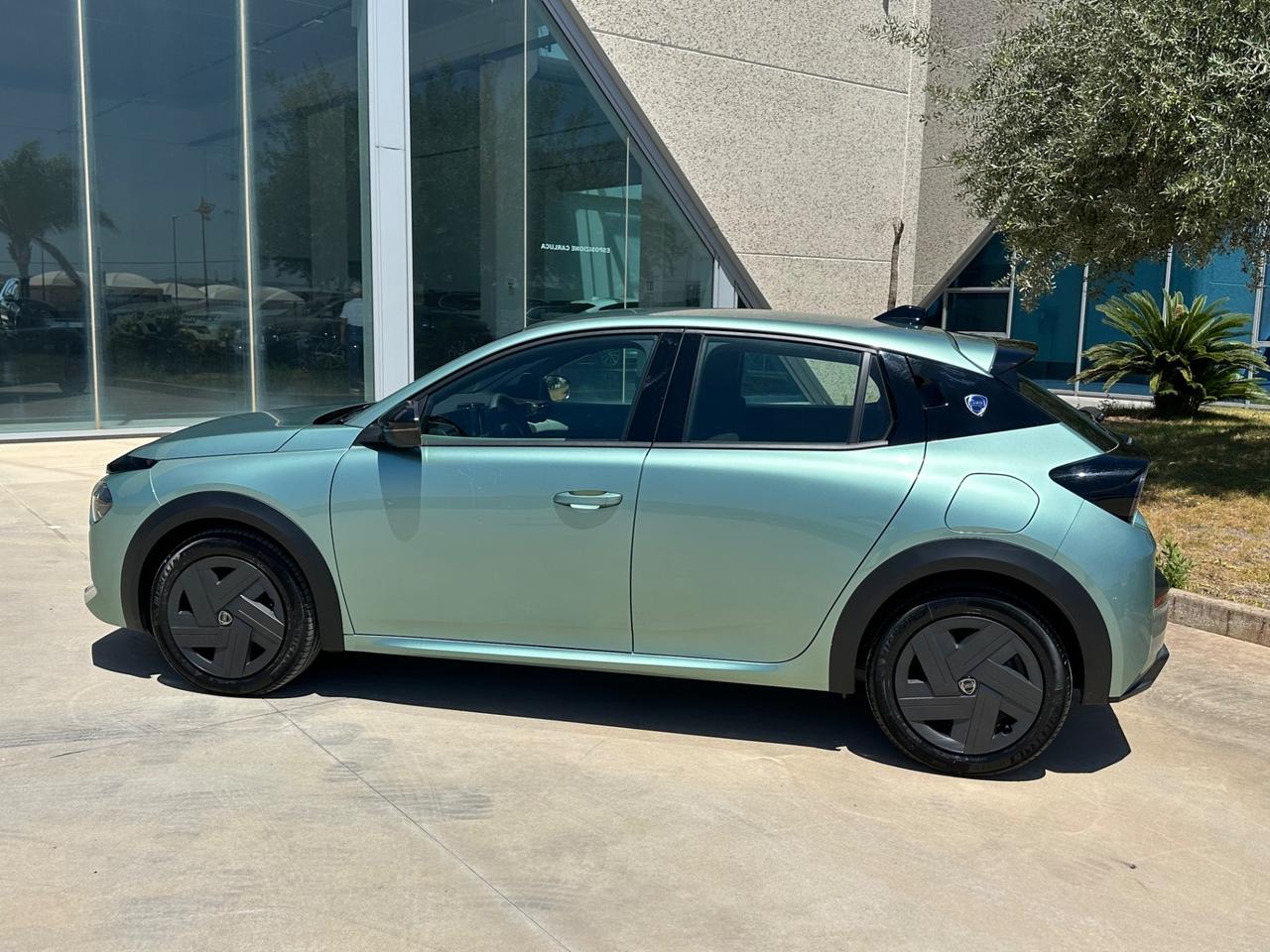 Lancia Ypsilon 1.2 mhev e-dct possibilità noleggio no scoring
