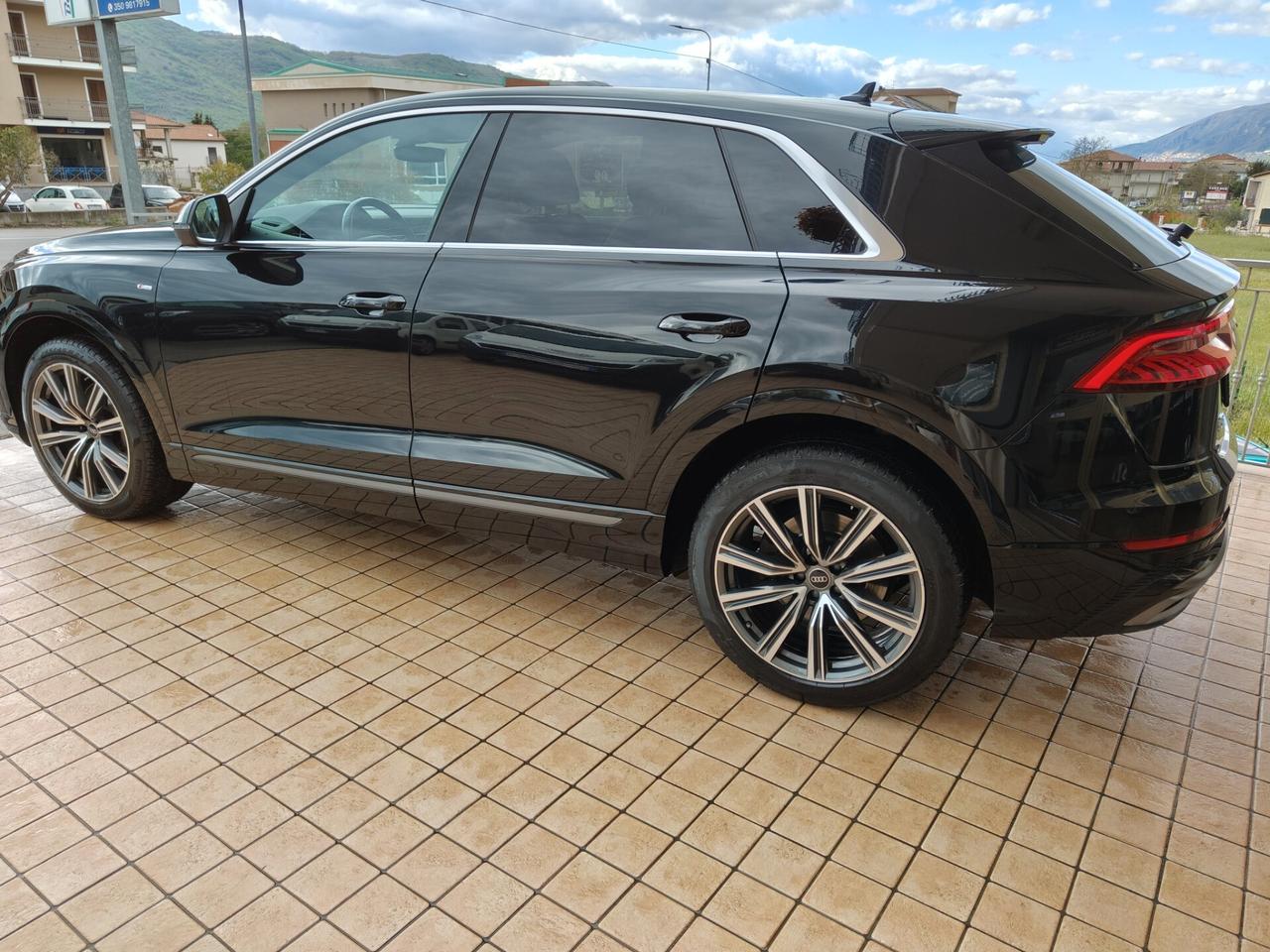 Audi Q8 45 TDI quattro tiptronic Sport