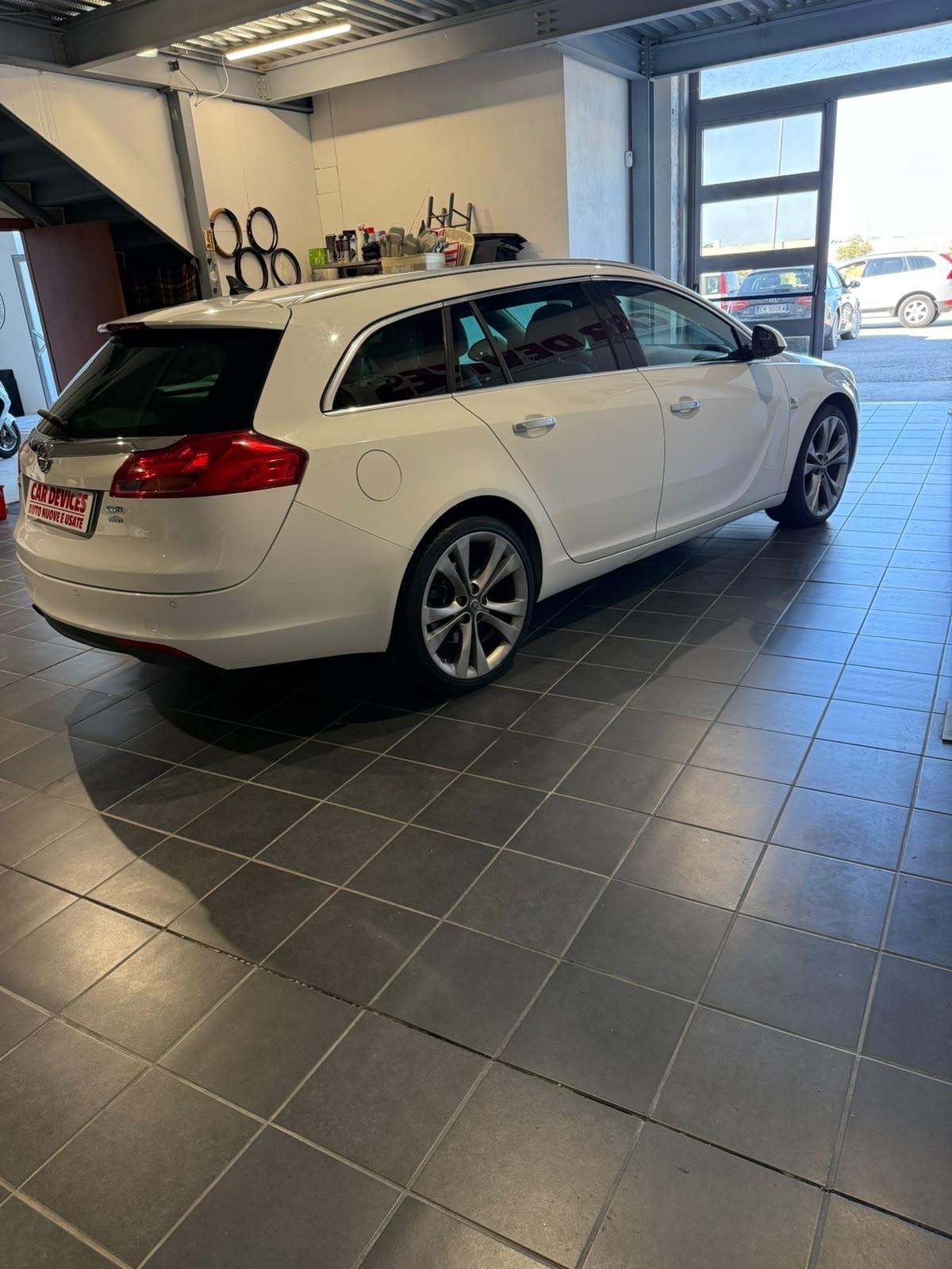 Opel Insignia 2.0 CDTI Sports Tourer -AUTOMATICA
