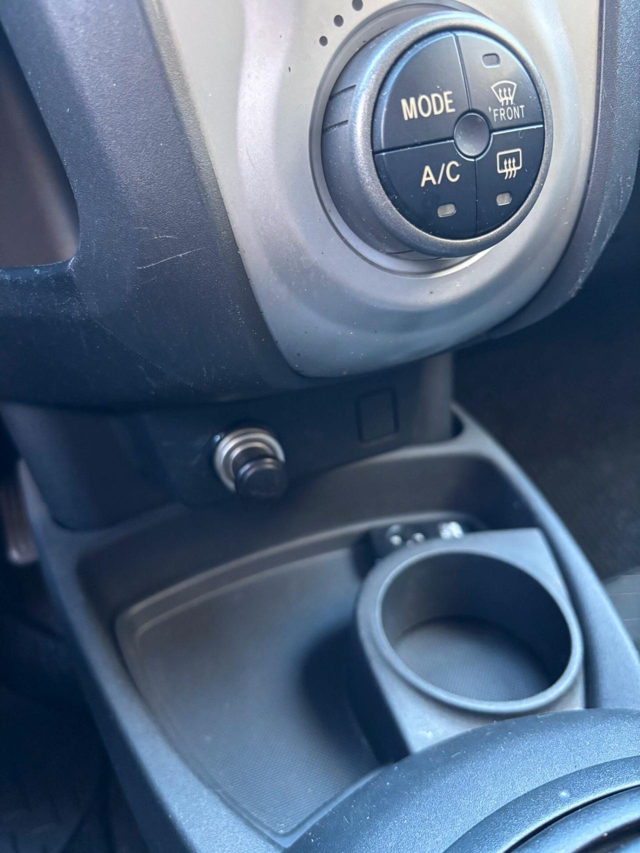 Toyota Yaris 1.0 3 porte