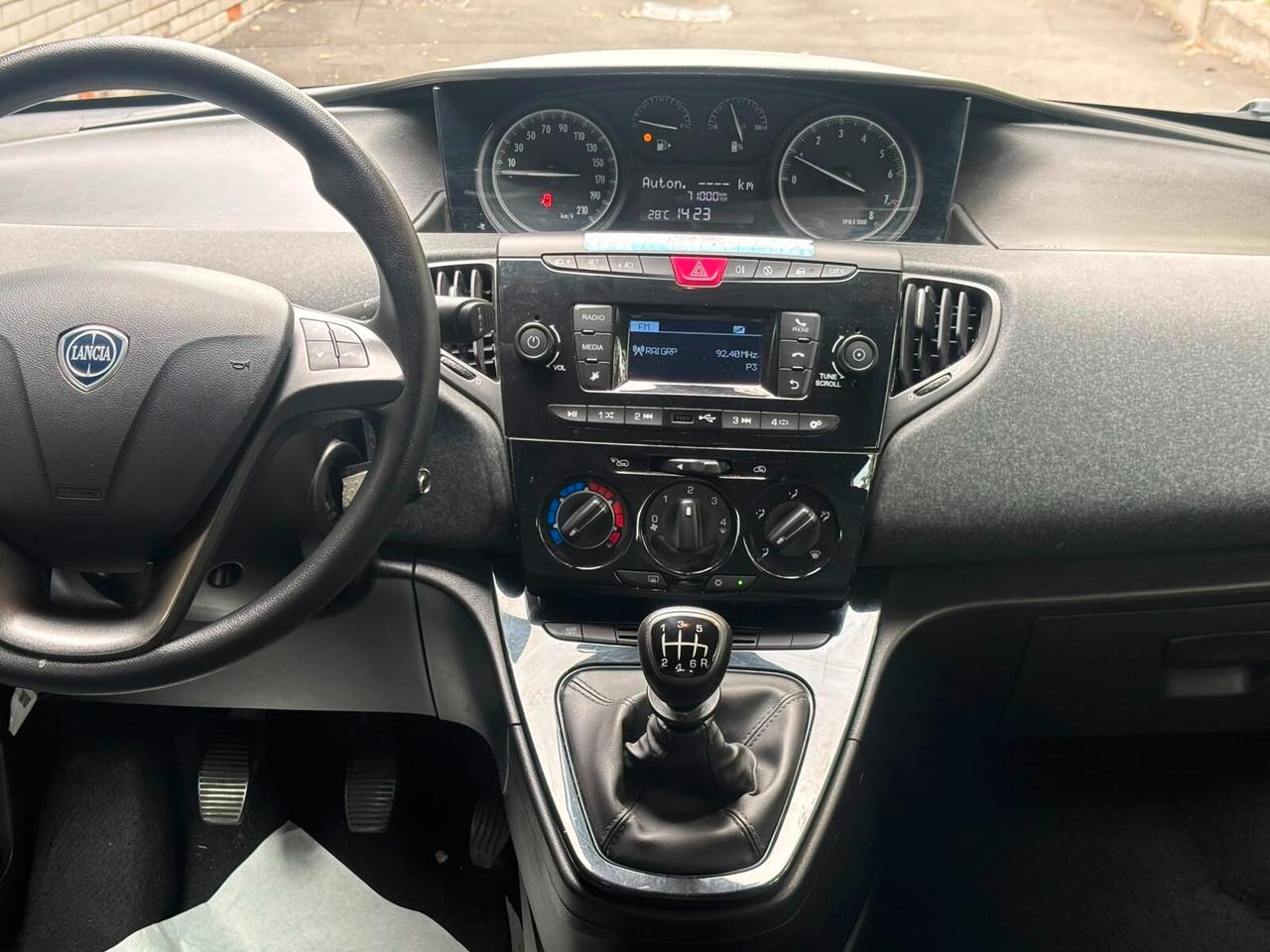 Lancia Ypsilon 1.0 FireFly 5 porte S&S Hybrid Silver