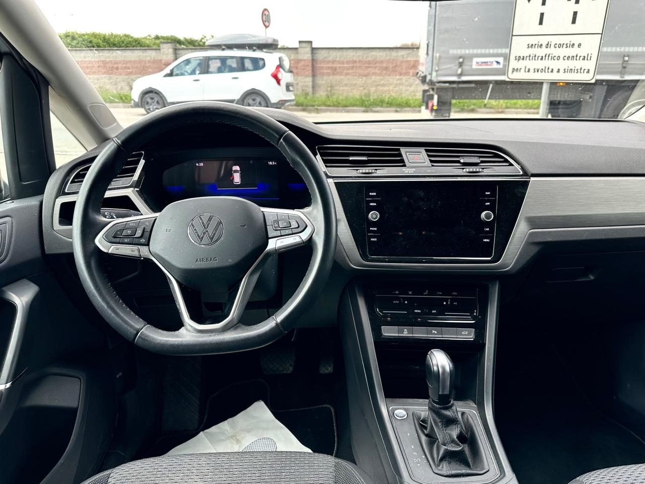 Volkswagen Touran 2.0 TDI 150 CV SCR DSG Business BlueMotion 7 POSTI