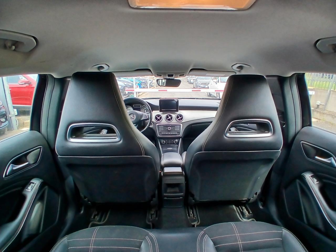 Mercedes-benz GLA 180 d Premium