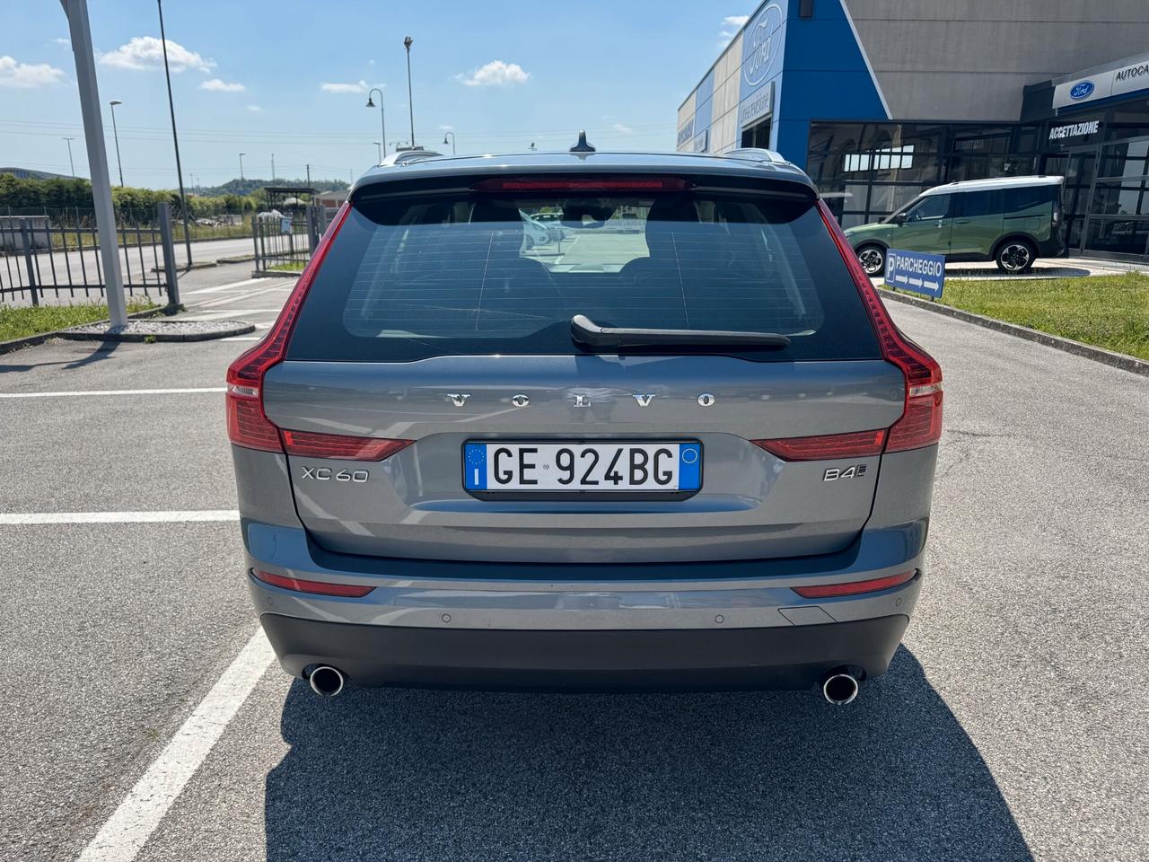 Volvo XC60 B4 AWD Diesel-Hybrid Momentum