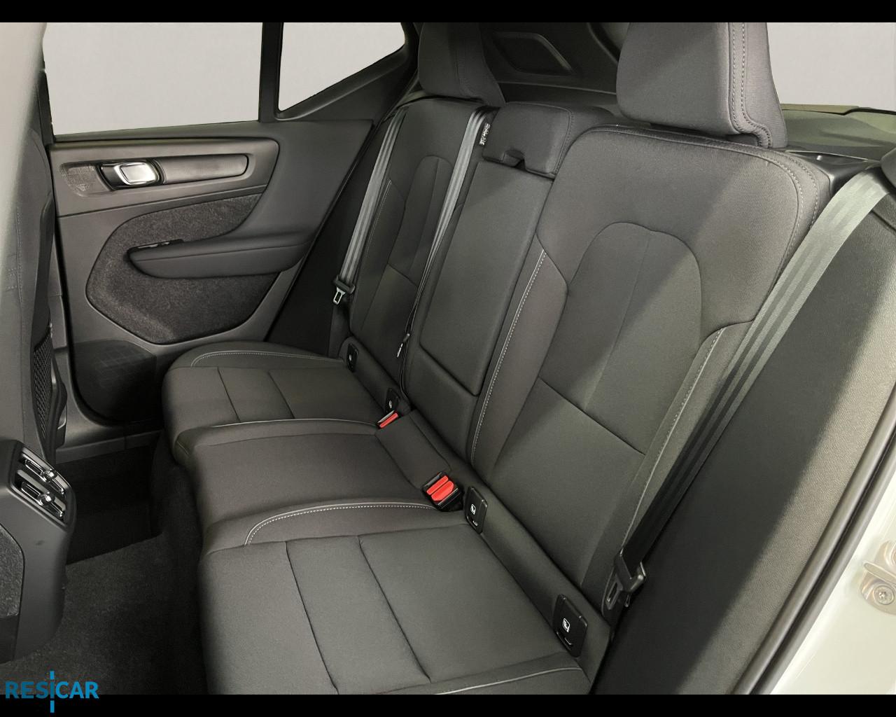 VOLVO XC40 RECHARGE SINGLE MOTOR EXTENDED RANGE CORE