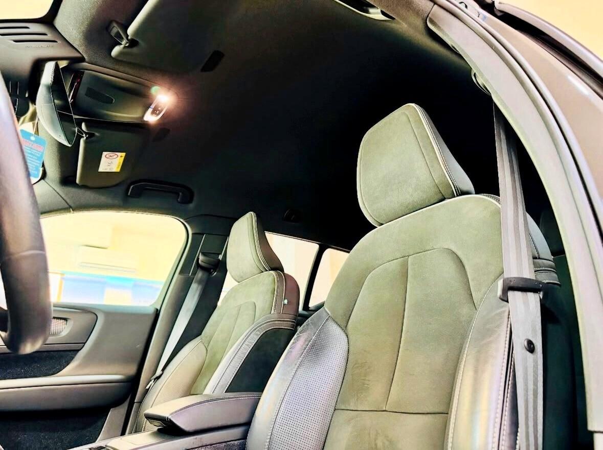 Volvo XC40 D3 R-design - R.Cam - CarPlay