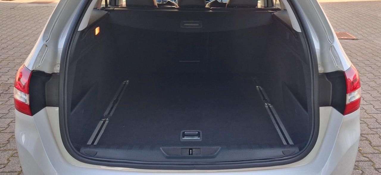 Peugeot 308 BlueHDi 120 S&S SW Allure