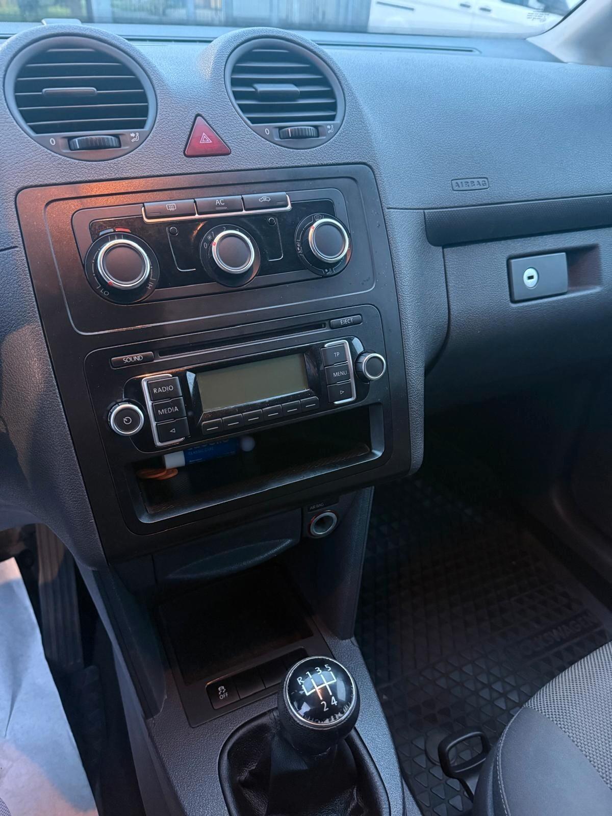 Volkswagen Caddy 1.6 TDI 102 CV. Trendline Maxi 7 POSTI