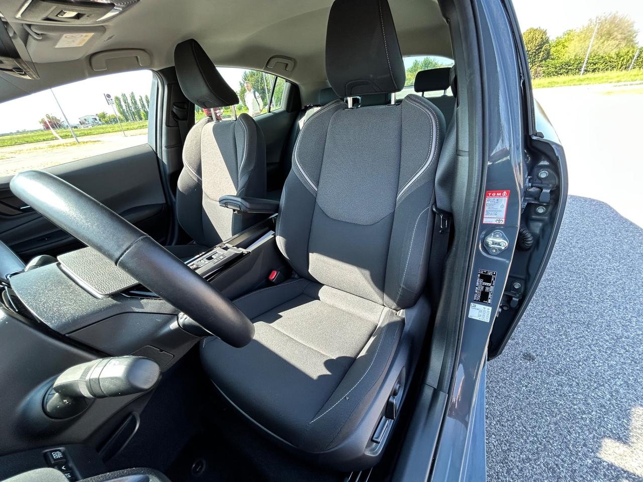 Toyota Prius 2.0 Plug-in Hybrid Lounge