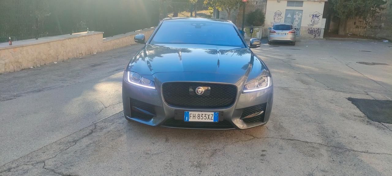 Jaguar XF 2.0 D 180 CV R-Sport