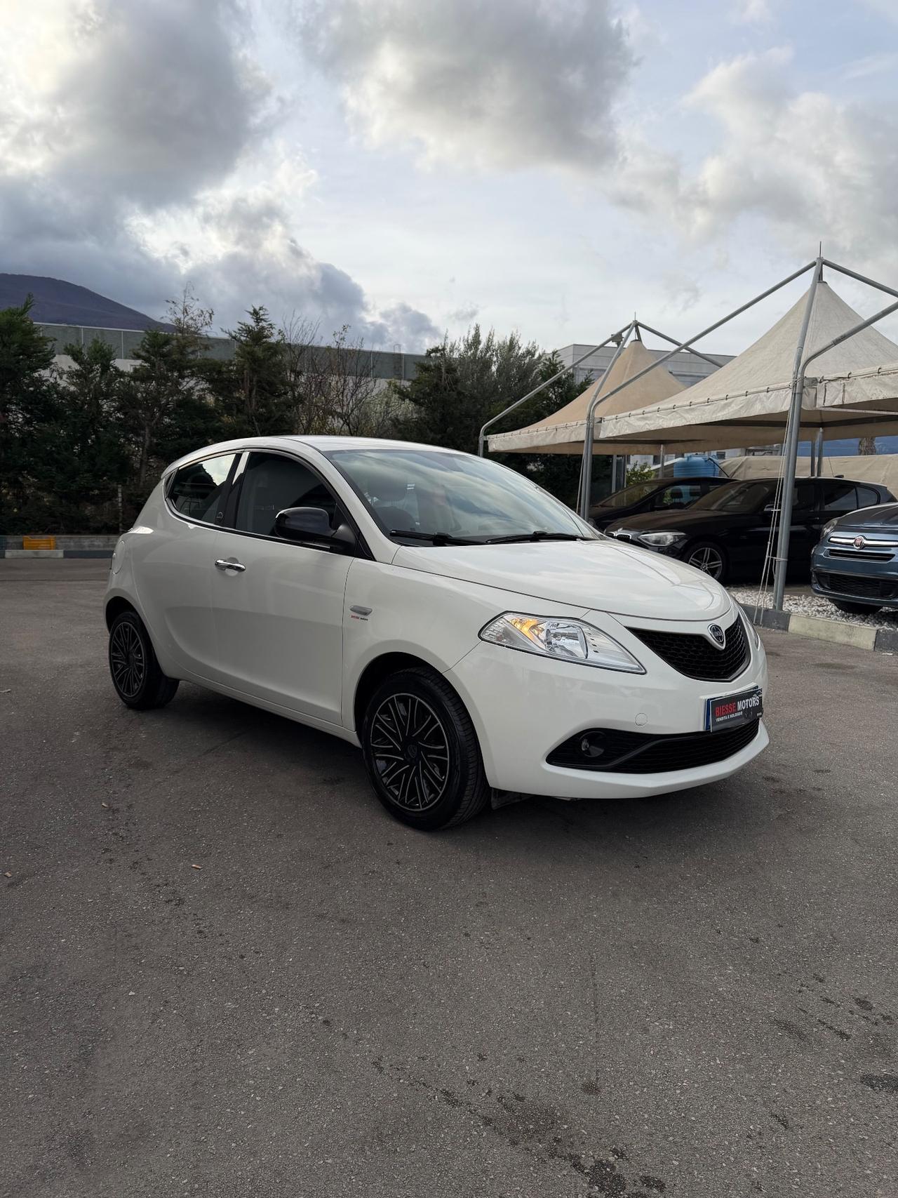 Lancia Ypsilon Hybrid Ecochic