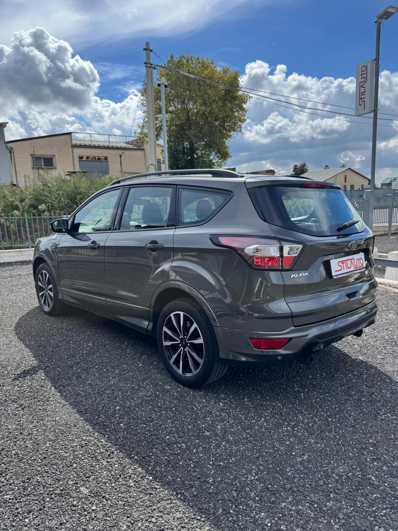Ford Kuga 2.0 TDCI 120 CV S&S 2WD ST-Line