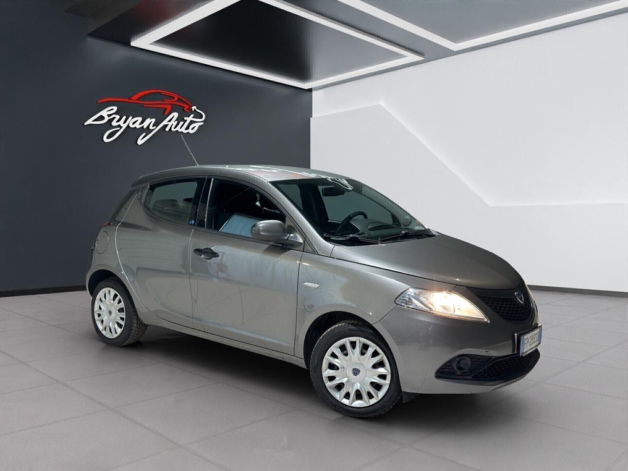 Lancia Ypsilon 1.2 69 CV 5 porte Elefantino