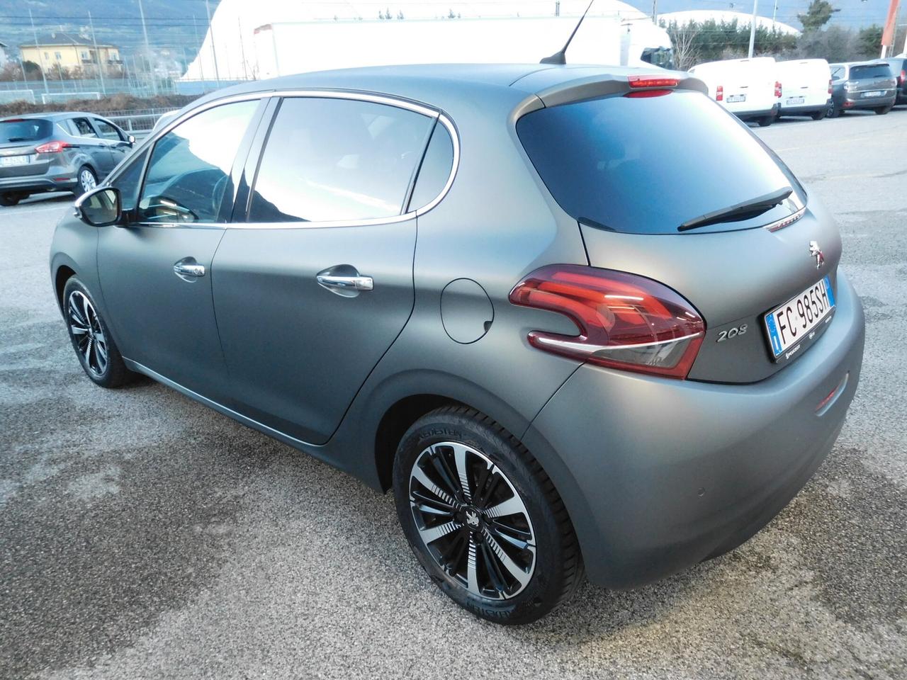 Peugeot 208 PureTech Turbo 110 S&S 5 porte Allure Nero opaco