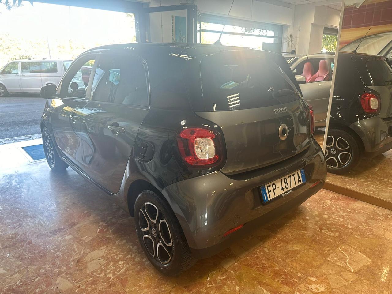 SMART FORFOUR 1.0 71CV TWINAMIC PASSION GRIGIO SCURO MET TRIDION NERO C.L.15 UFFICIALE FATTURABILE IVA ESPOSTA COME NUOVA OK NEOPATENTATI