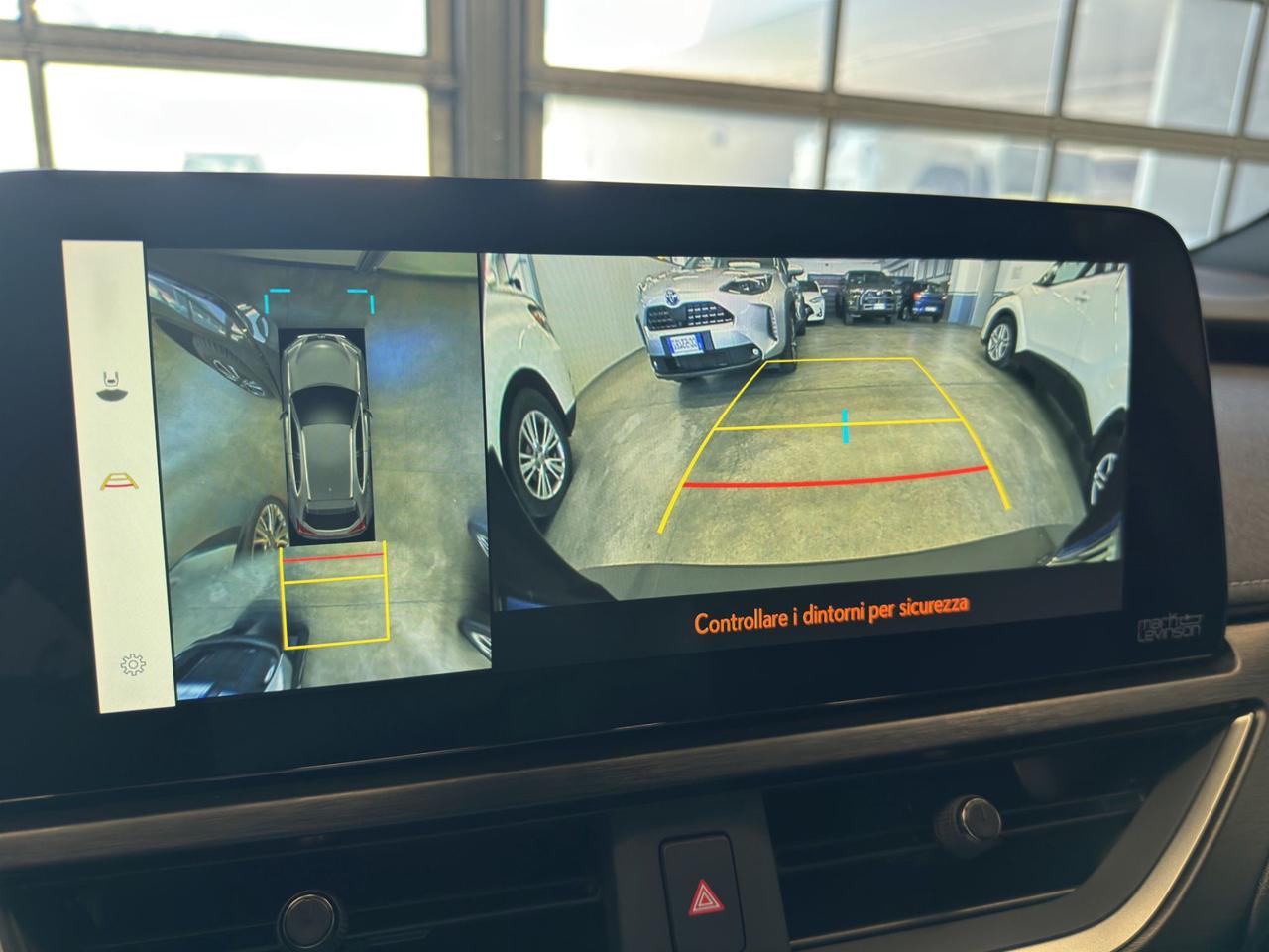 Lexus UX 250h 2.0 Luxury 4wd cvt