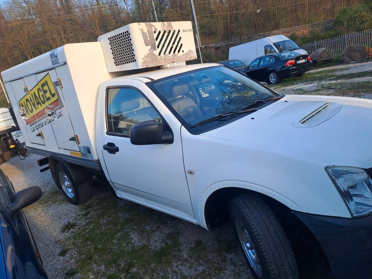 Toyota Hilux 2.5 D-4D 2WD 2p. Chassis & Cab 2010