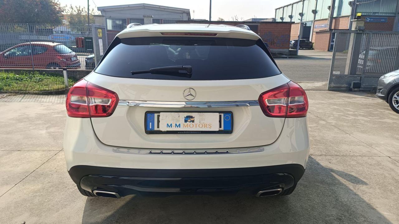 MERCEDES-BENZ GLA 200 d Automatic Business