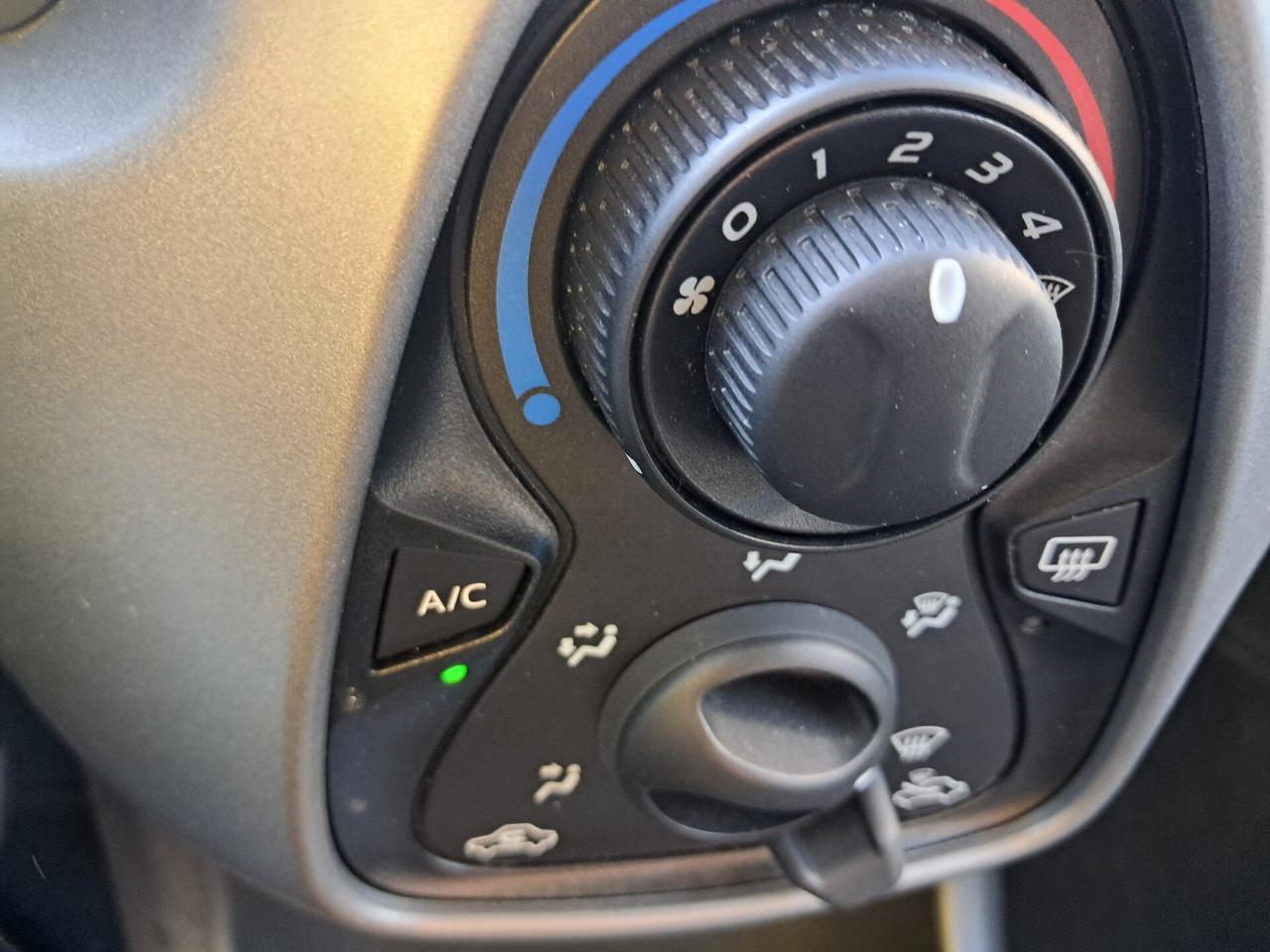 Toyota Aygo 1.0 VVT-i 72 CV 5 porte x-cool