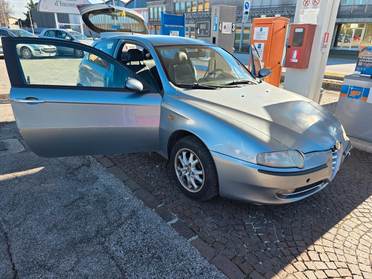 Alfa Romeo 147 1.9 JTD (115 CV) cat 3p. Distinctive