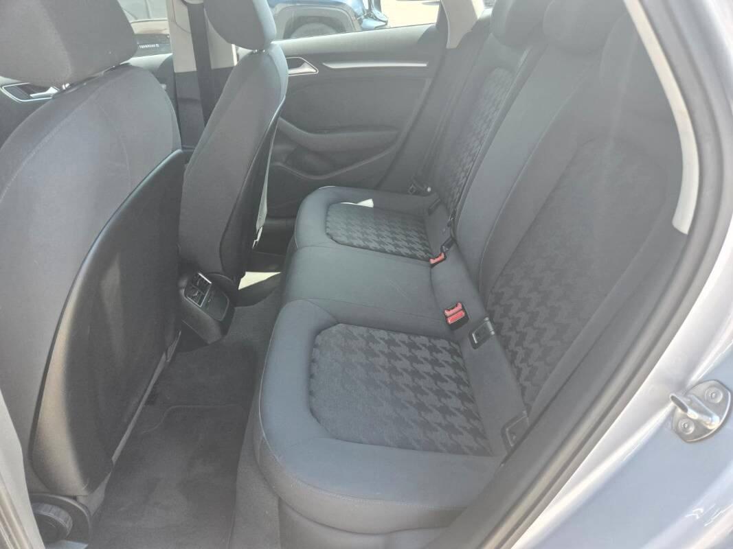 Audi A3 1.6 tdi Business 110cv s-tronic E6