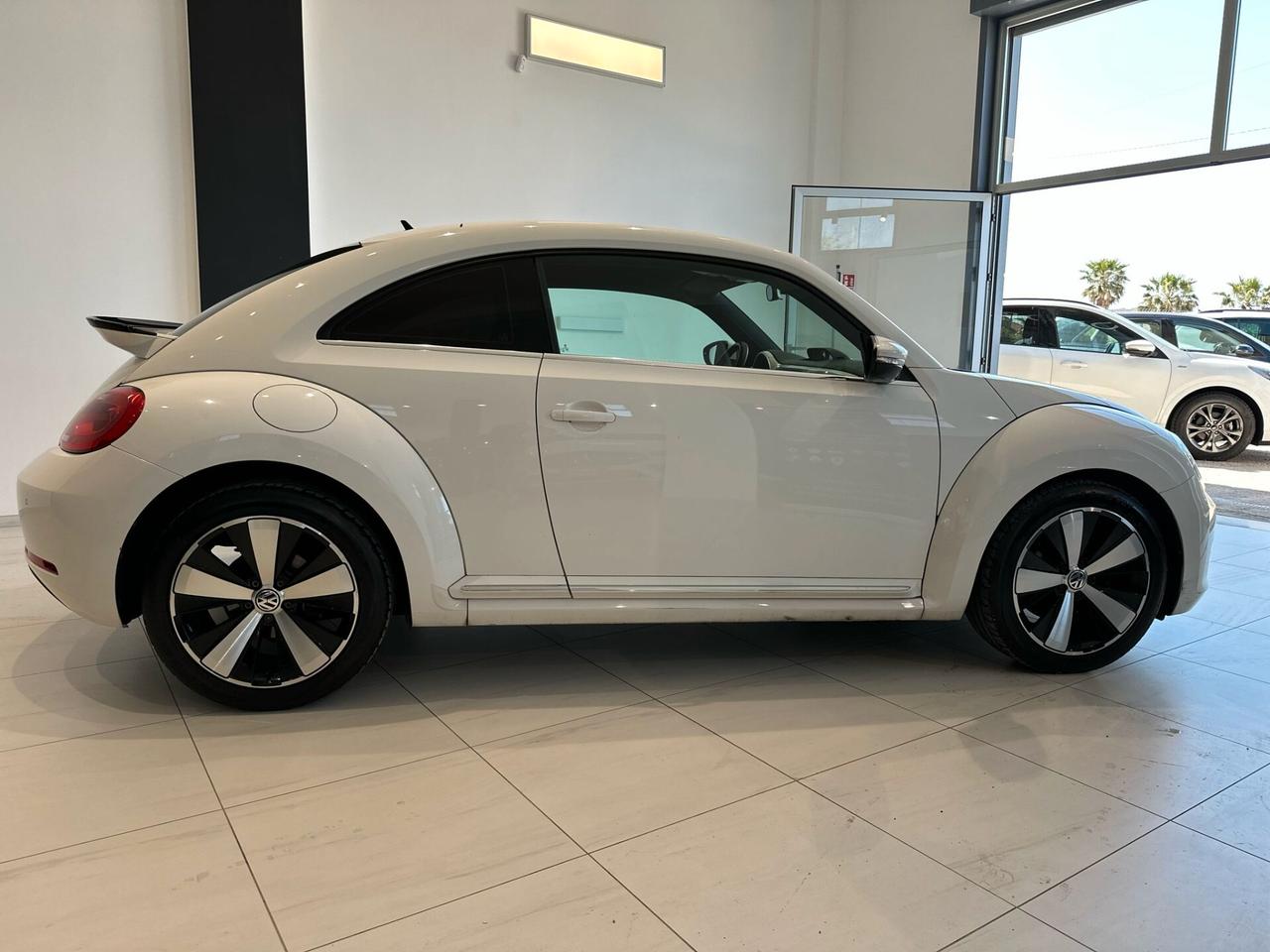 Volkswagen Maggiolino 1.6 TDI 105 CV Design 2012