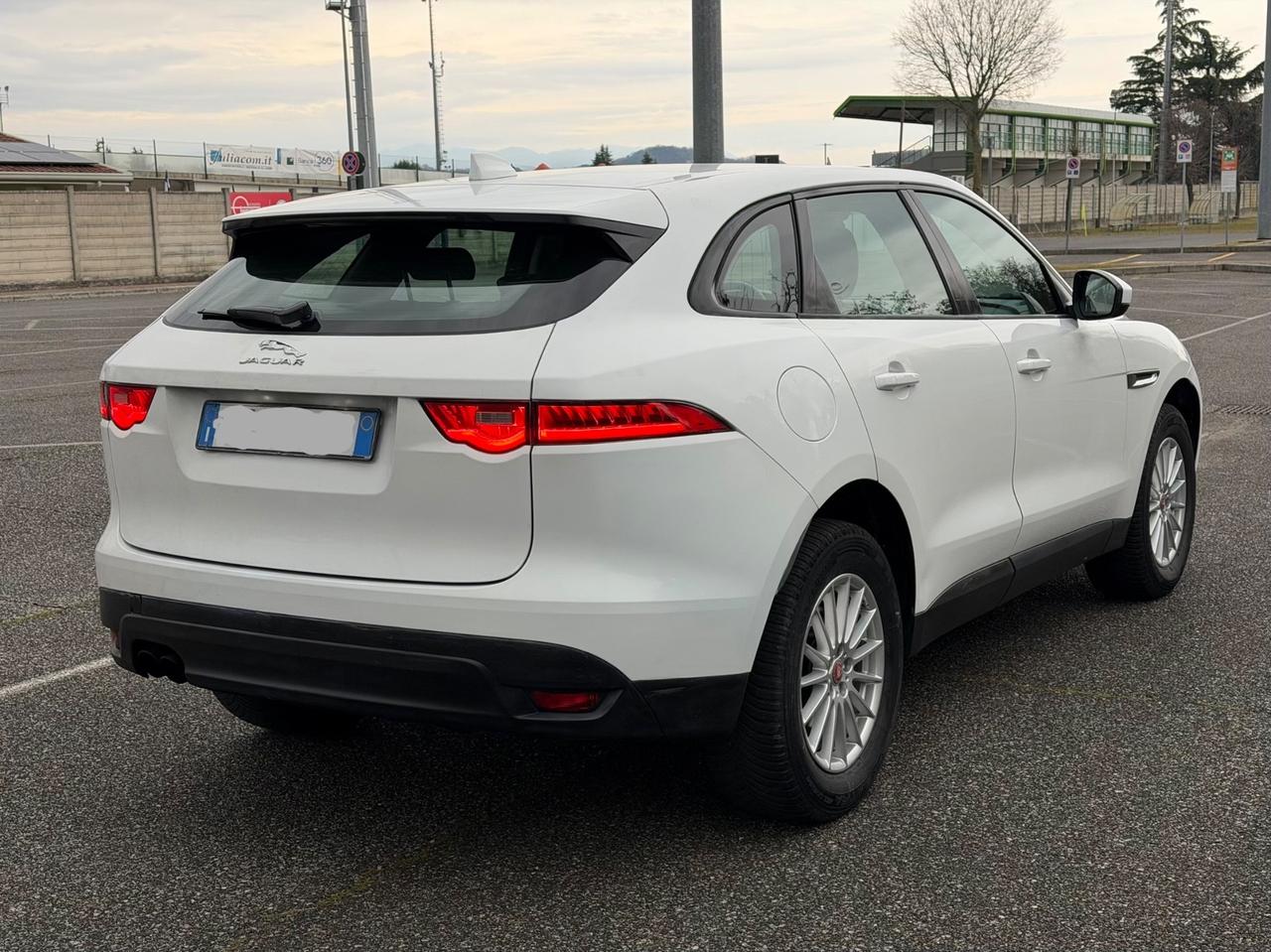 Jaguar F-Pace 2.0 D 180 CV CATENA RUMOROSA !