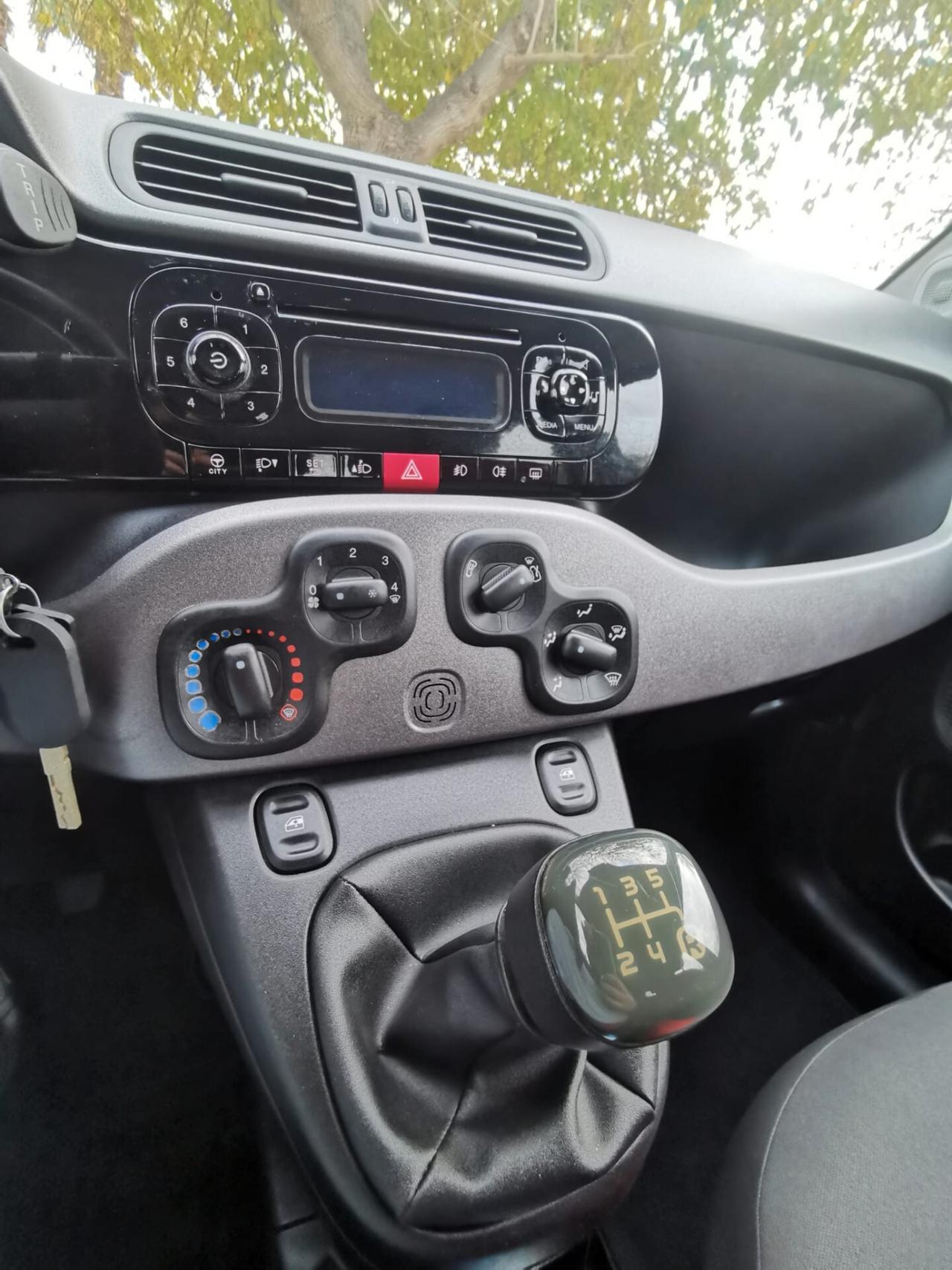 Fiat Panda 1.2 Lounge GANCIO TRAINO