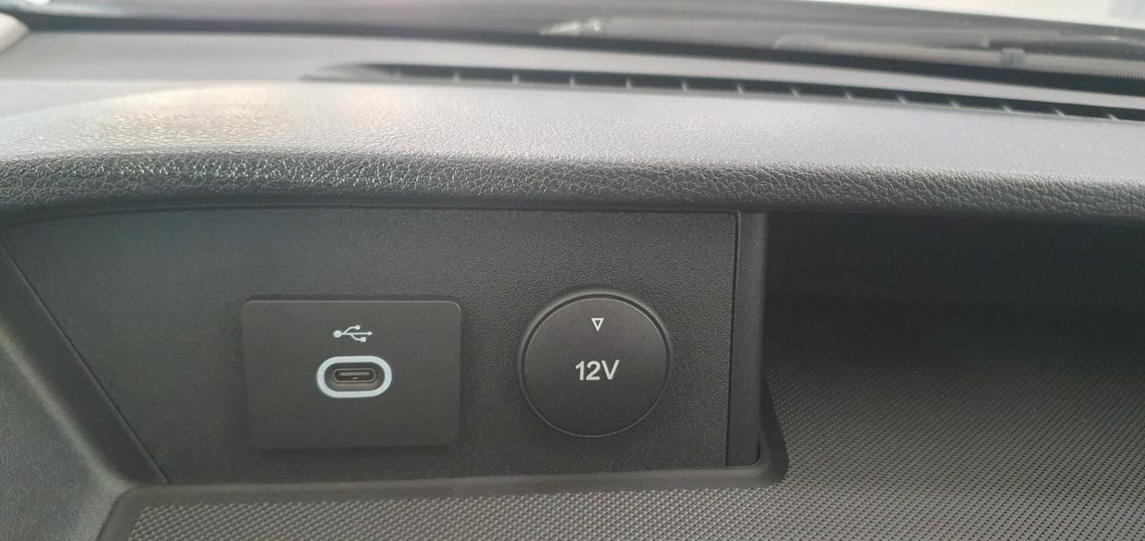 Ford Transit E-Transit Van 350 L2H2 Trend 269CV Batt. 68KWh Auton. 260Km