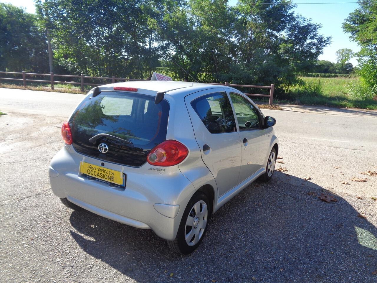 Toyota Aygo X 1.0 5 porte ok neop da vetrina