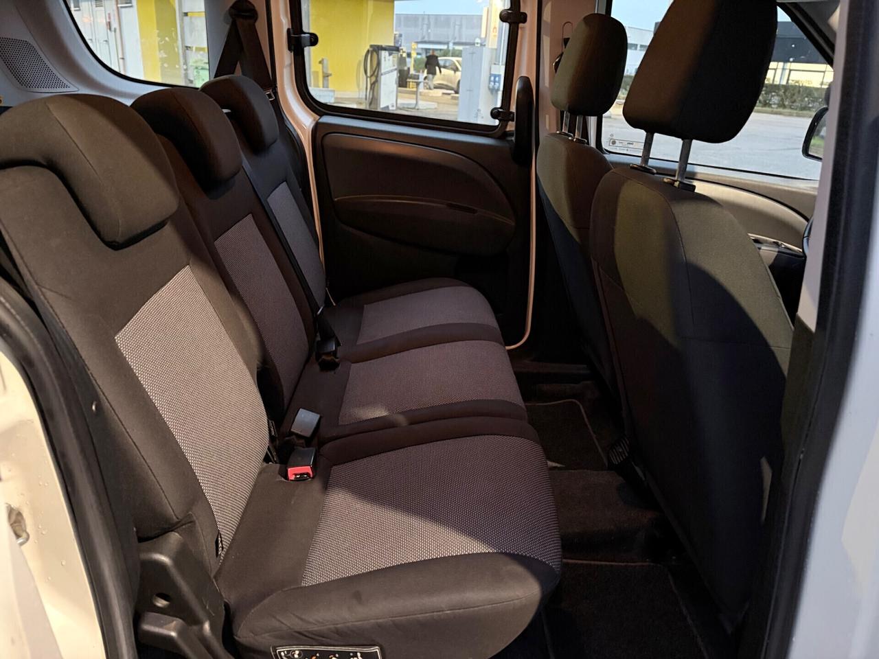 Fiat Doblo 1.4 T-Jet metano 2014 5 posti